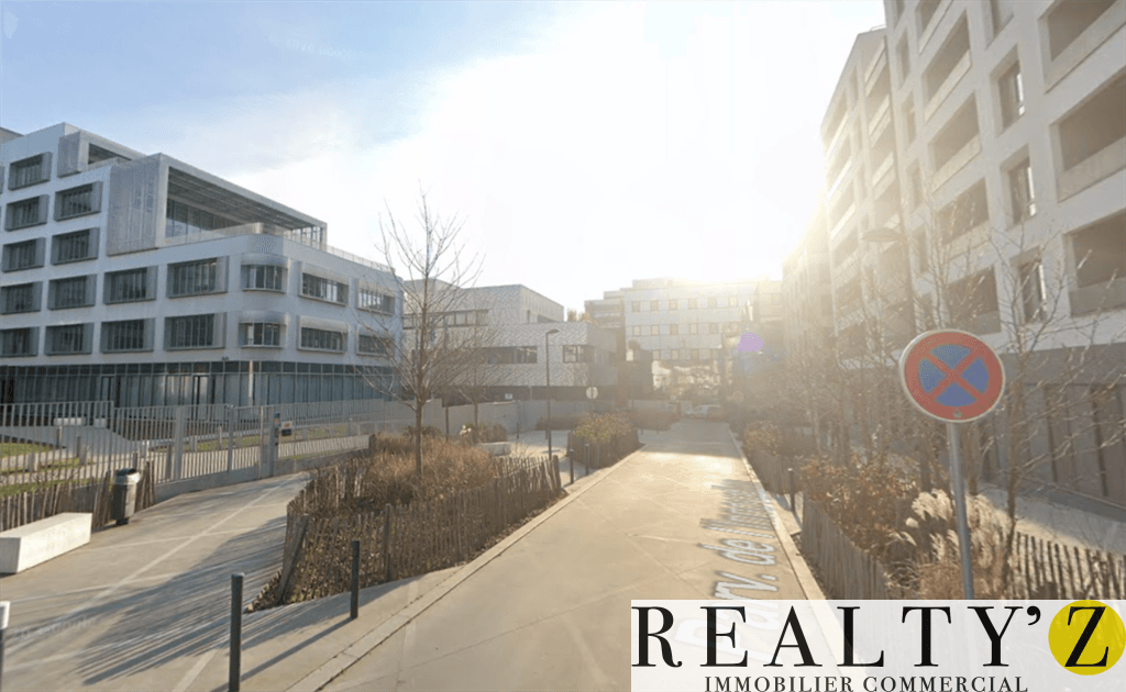 Local commercial · 408 m² · Location — photo 1