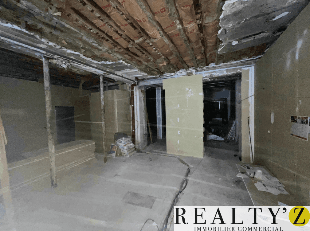 Local commercial · 192 m² · Location — photo 1