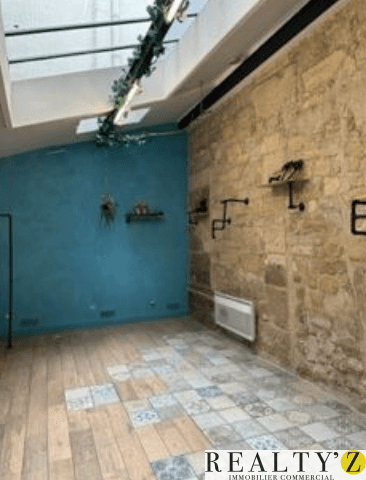 Local commercial · 81 m² · Location — photo 1