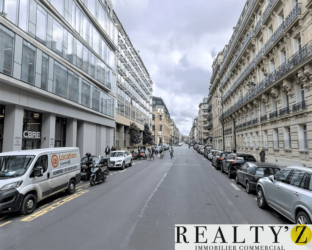 Local commercial · 47 m² · Location — photo 1