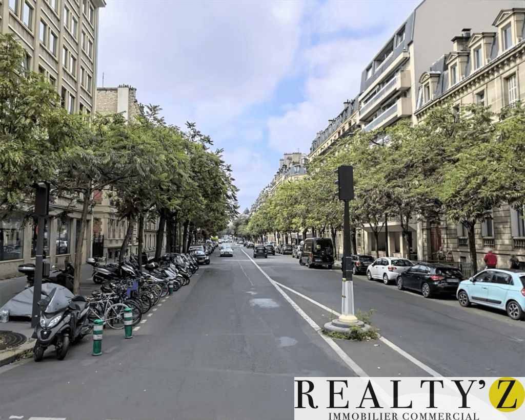 Local commercial · 47 m² · Location — photo 1