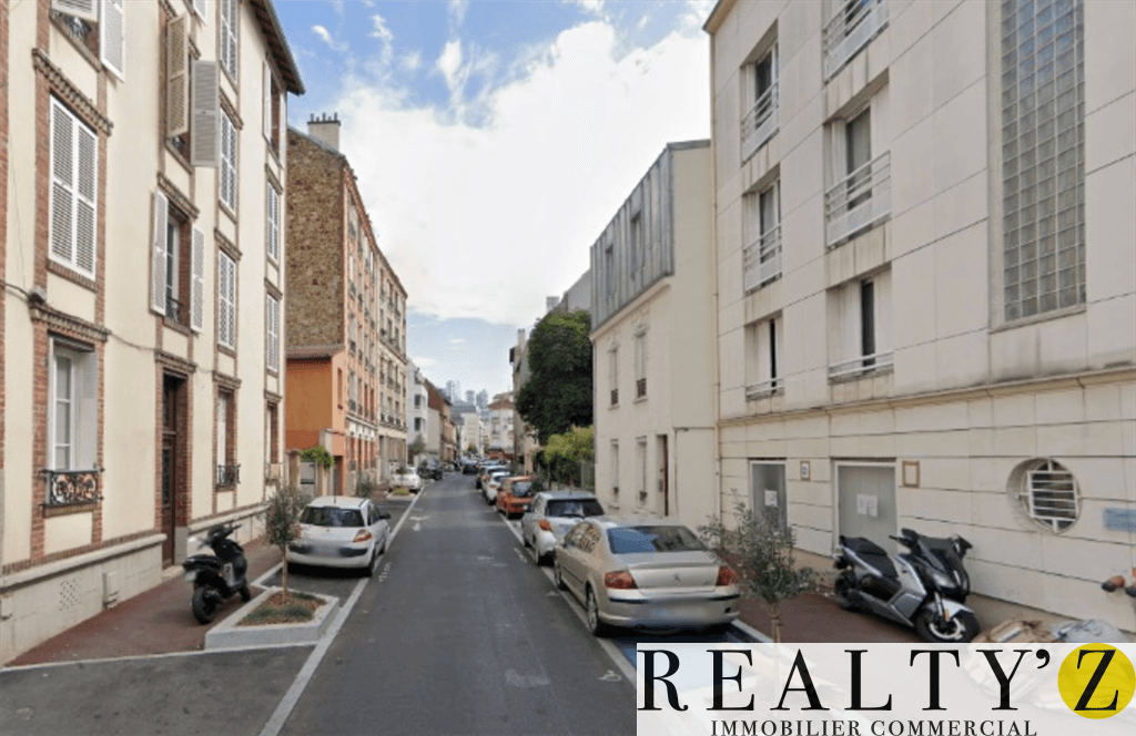 Local commercial · 385 m² · Location — photo 1