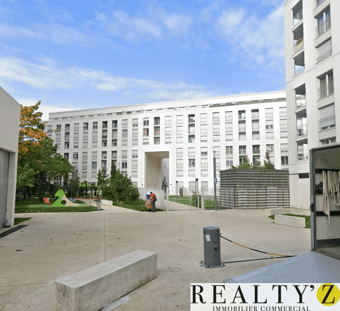 Local commercial · 300 m² · Location — photo 1