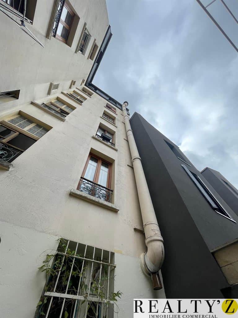Local commercial · 102 m² · Achat des murs — photo 1