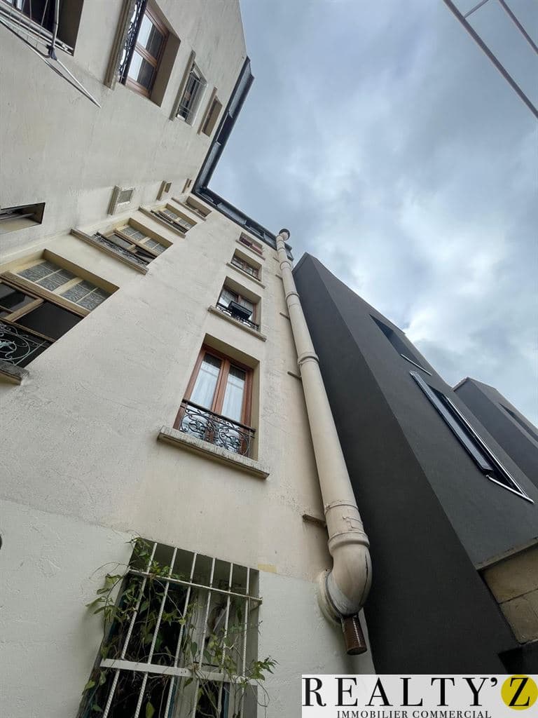 Local commercial · 102 m² · Achat des murs — photo 1