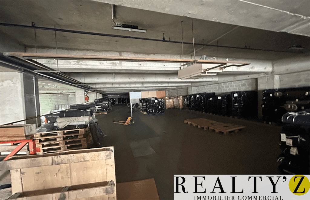 Local commercial · 950 m² · Location — photo 1
