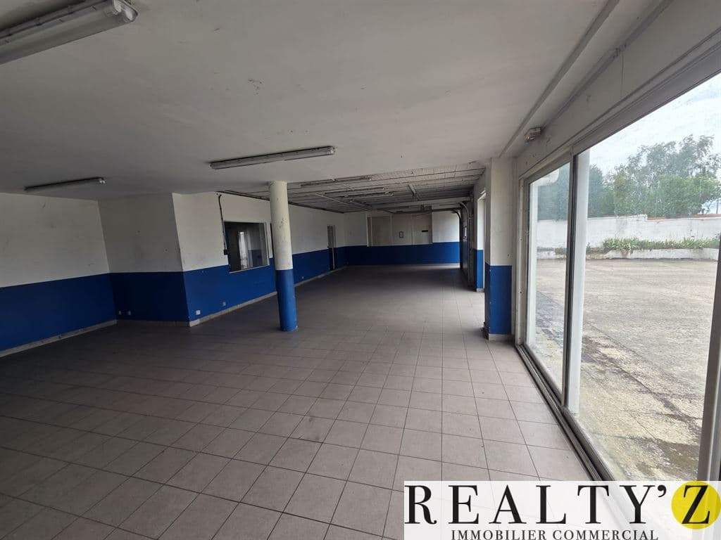 Local commercial · 457 m² · Location — photo 1