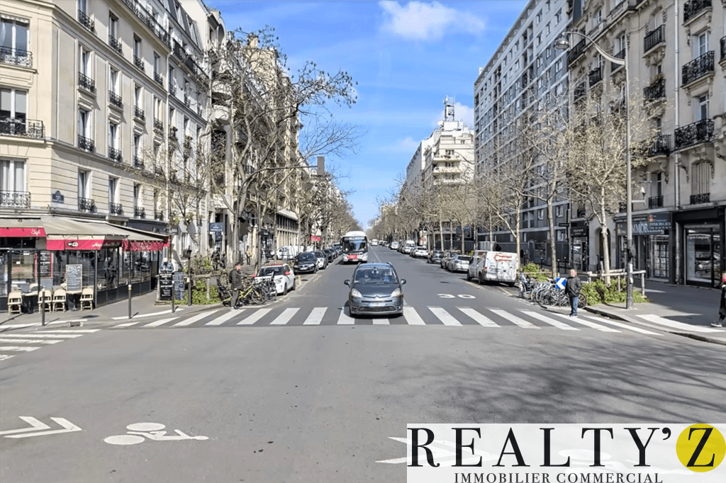 Local commercial · 27 m² · Location — photo 1