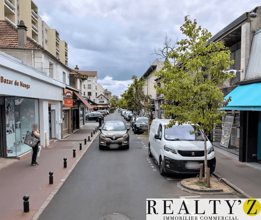 Local commercial · 521 m² · Location — photo 1