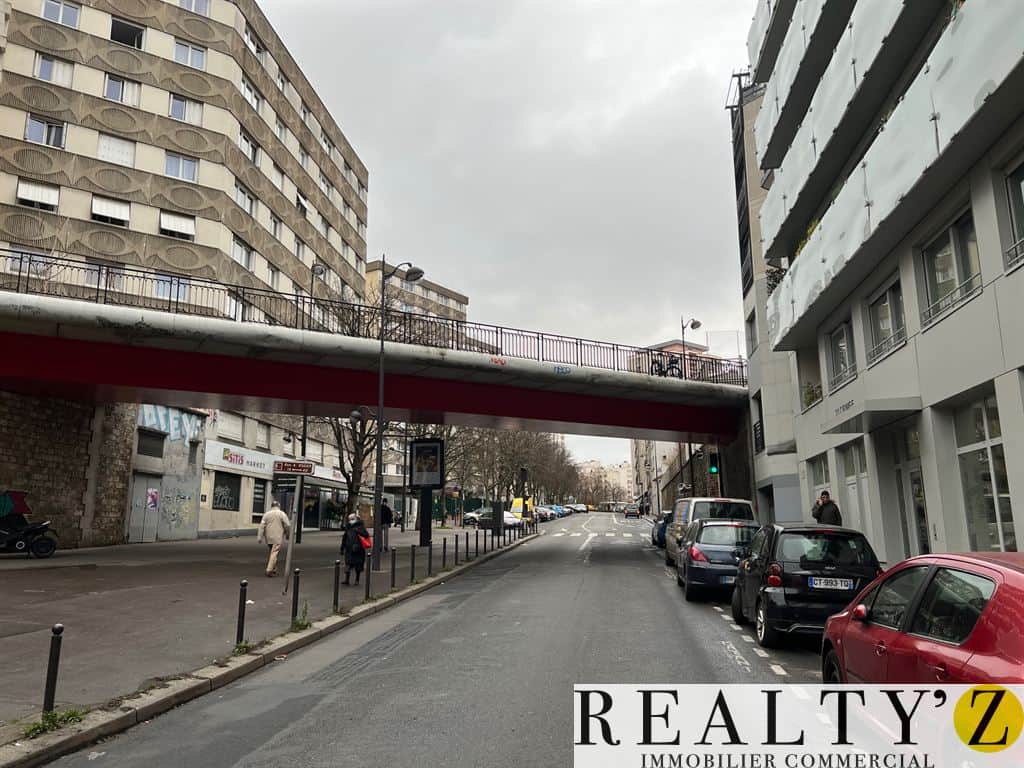 Local commercial · 707 m² · Location — photo 1