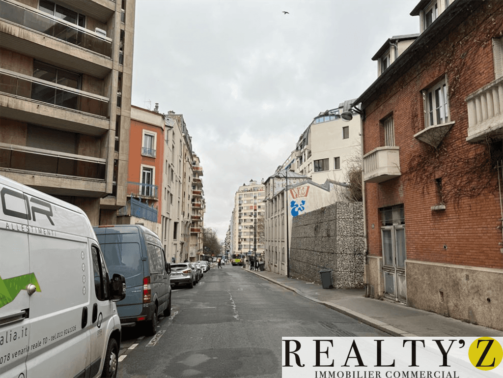 Local commercial · 707 m² · Location — photo 1