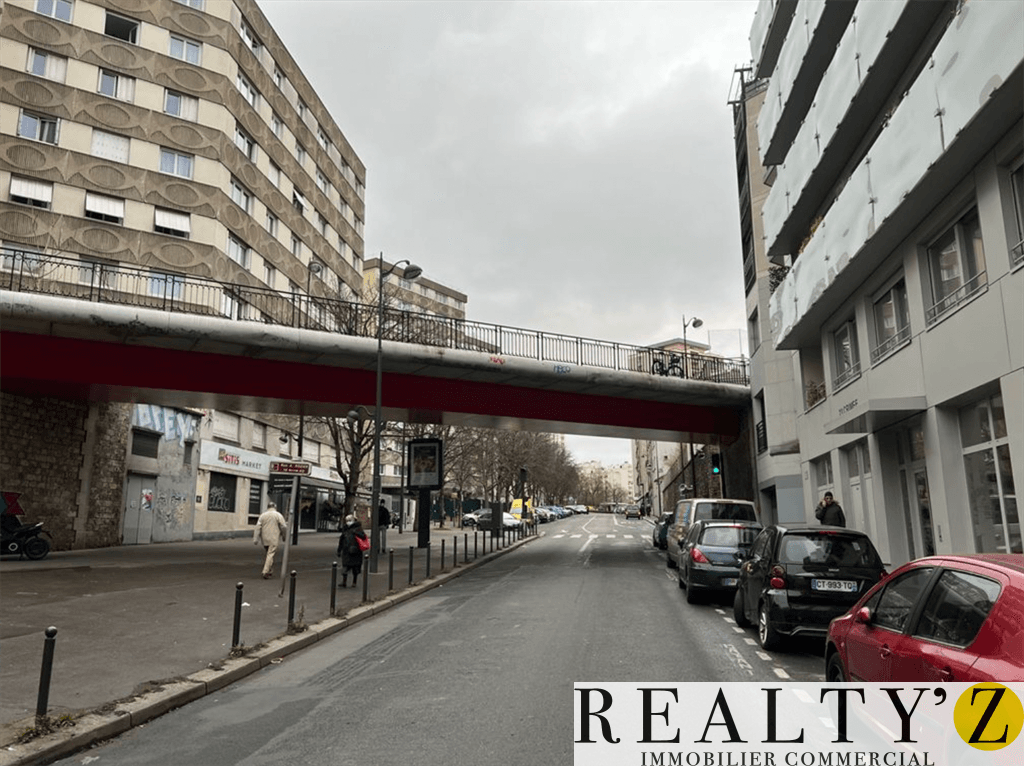 Local commercial · 707 m² · Location — photo 1
