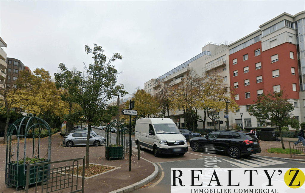 Local commercial · 175 m² · Location — photo 1