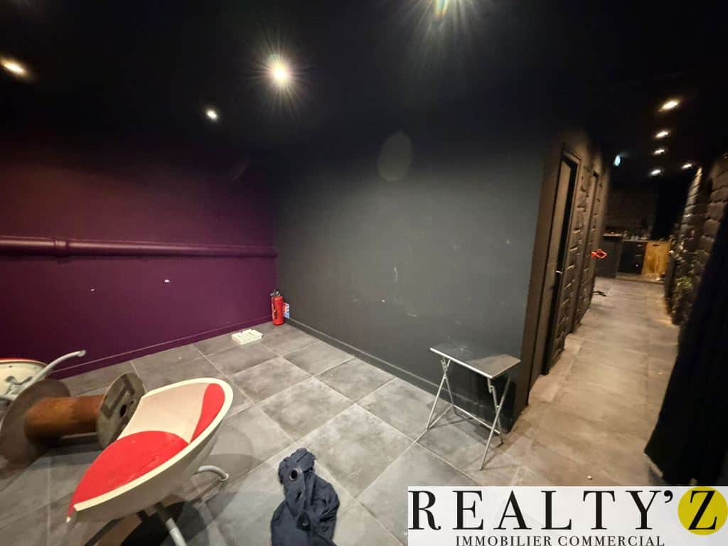 Local commercial · 180 m² · Location — photo 1