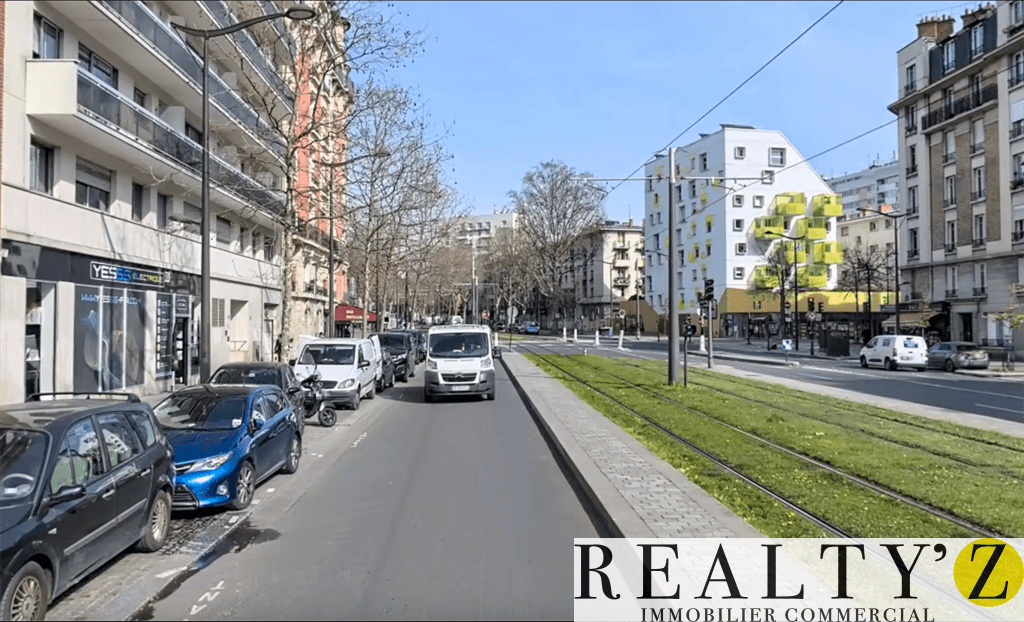Local commercial · 240 m² · Location — photo 1