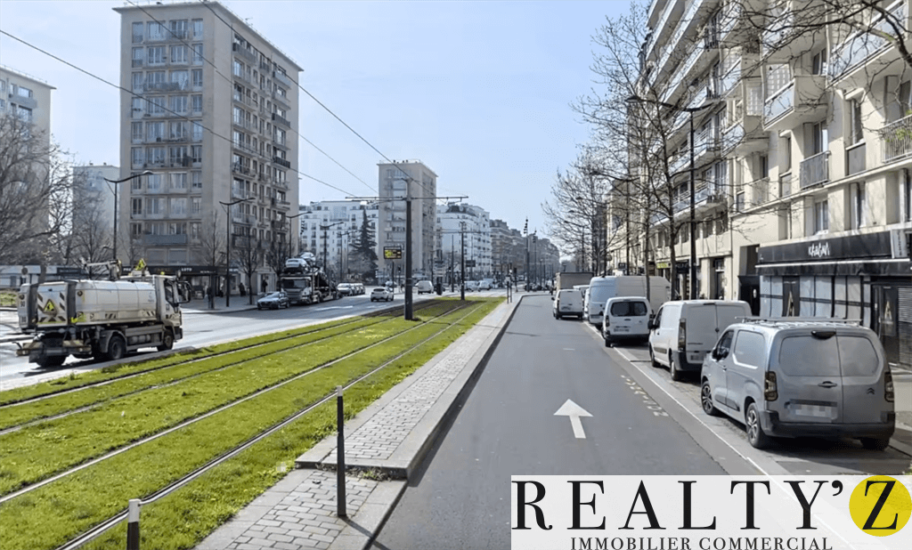 Local commercial · 240 m² · Location — photo 1