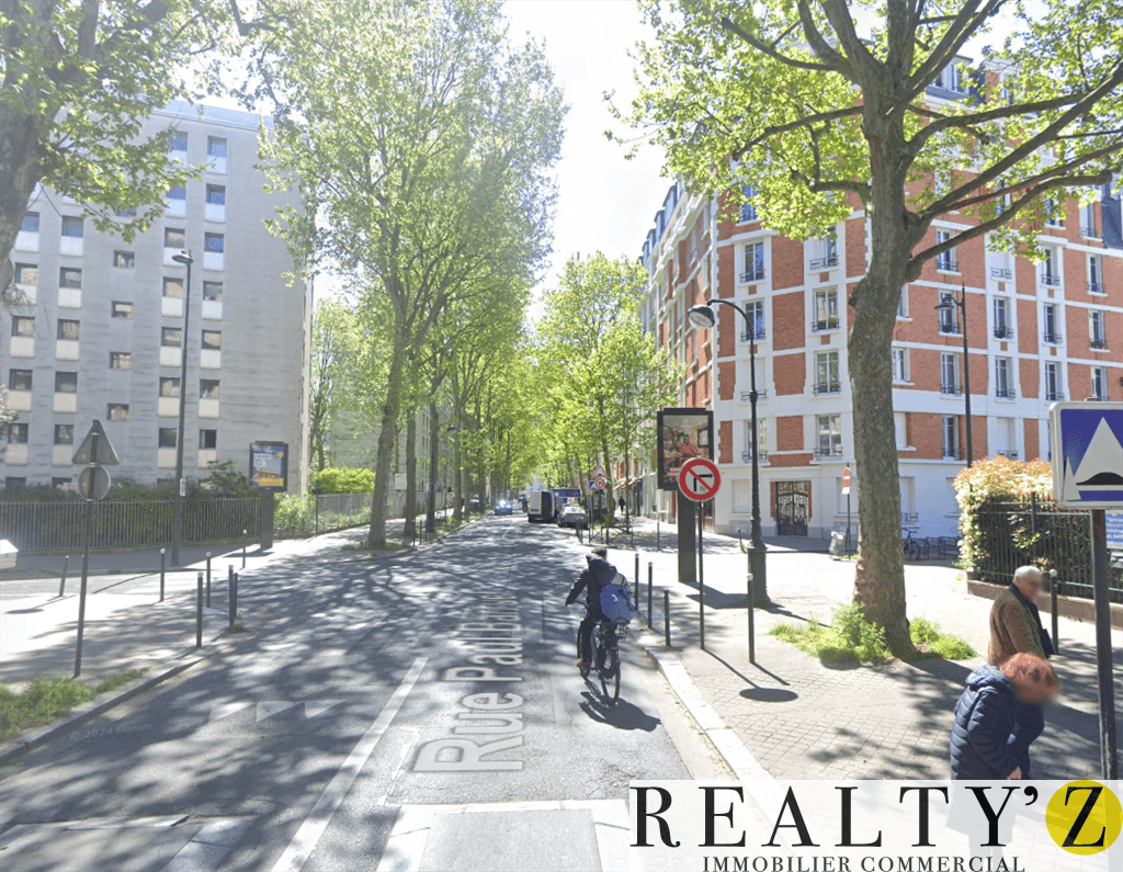 Local commercial · 104 m² · Location — photo 1