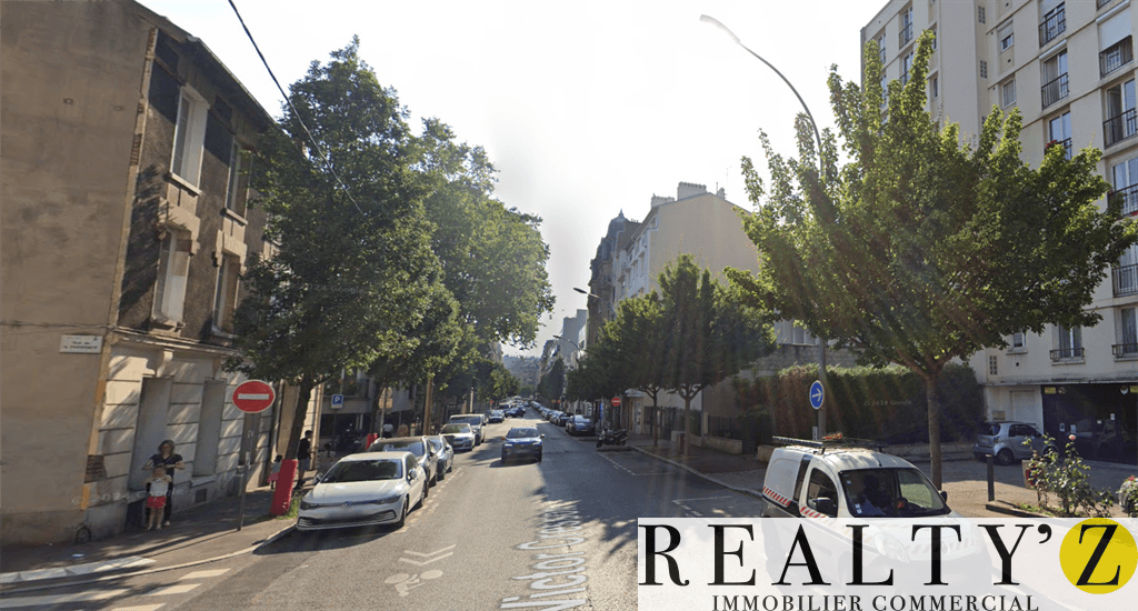 Local commercial · 56 m² · Location — photo 1