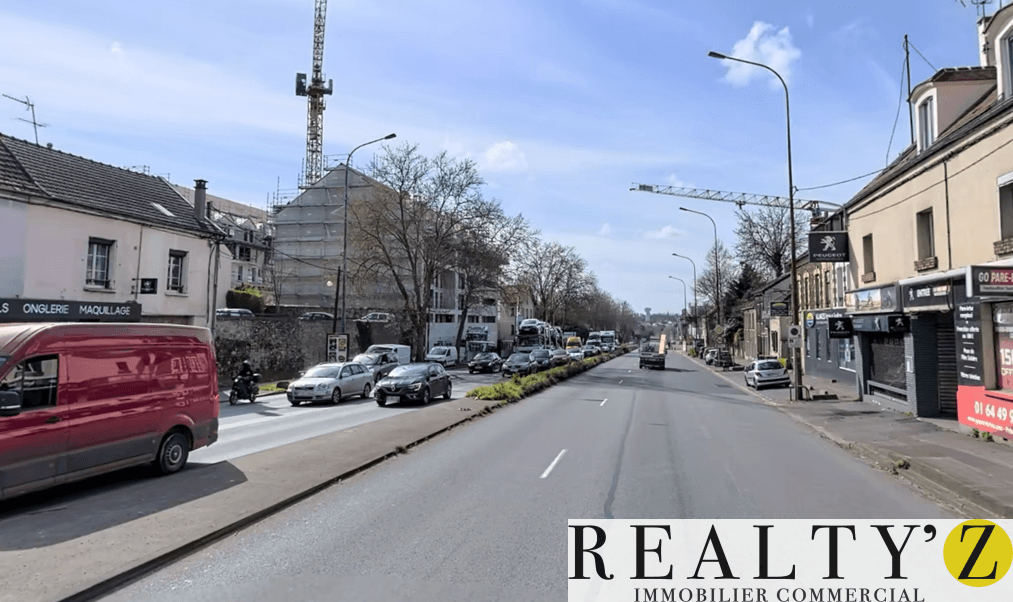 Local commercial · 165 m² · Location — photo 1