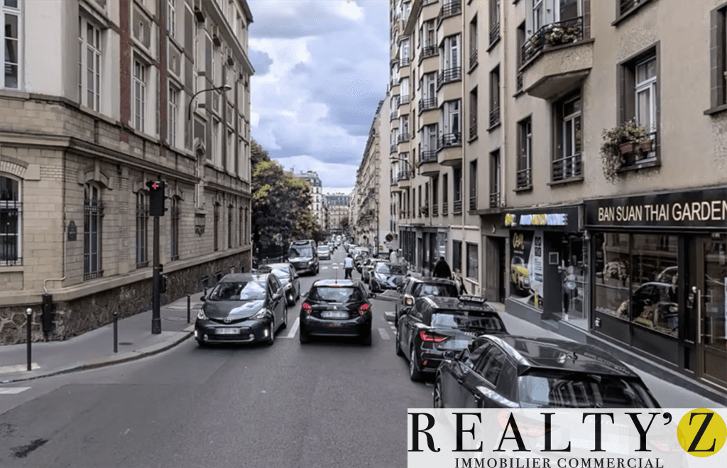 Local commercial · 220 m² · Location — photo 1