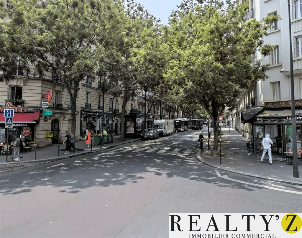 Local commercial · 159 m² · Location — photo 1