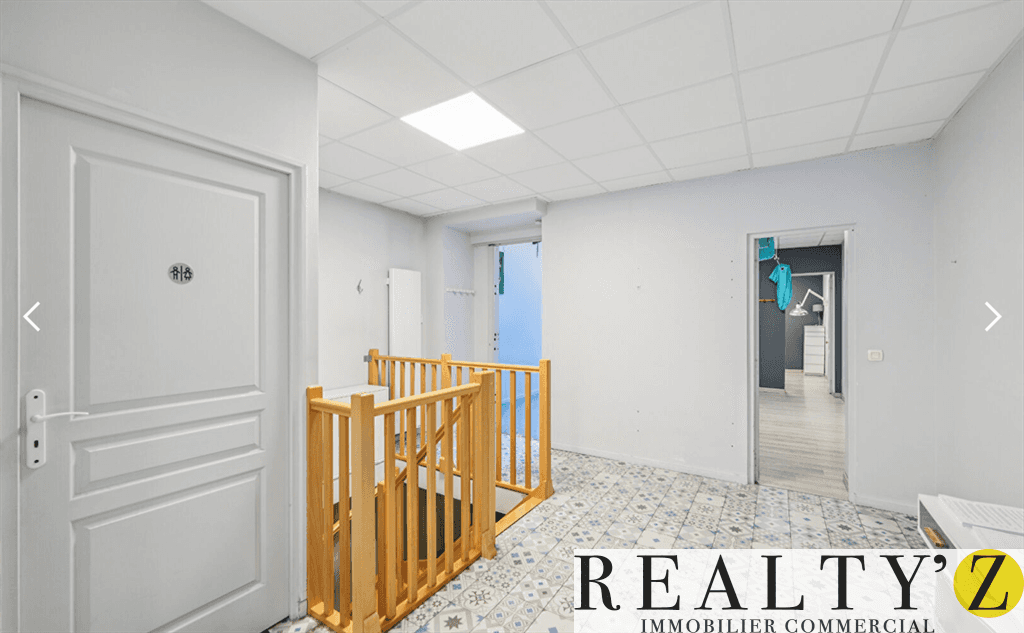 Local commercial · 93 m² · Achat des murs — photo 1
