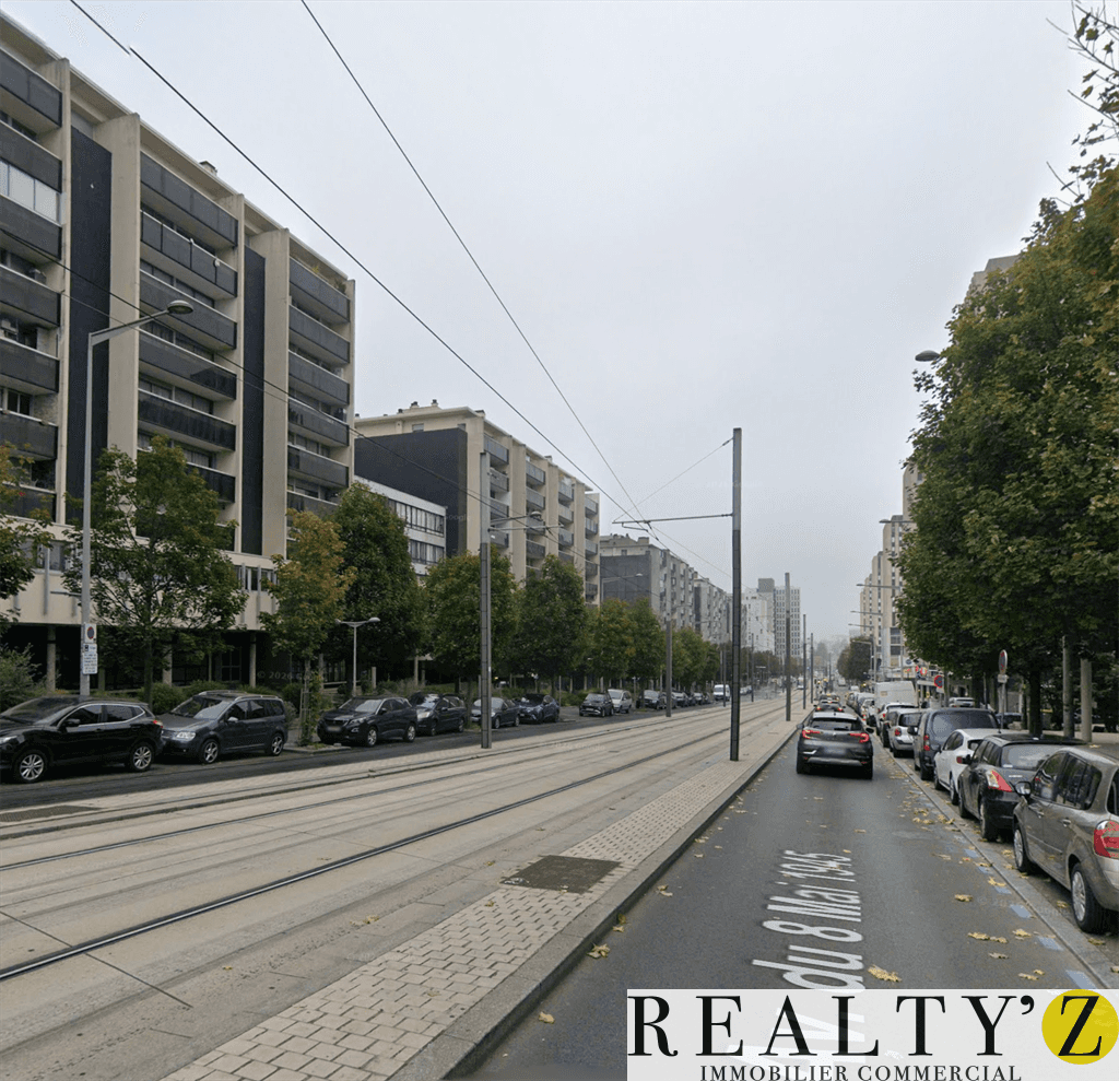 Local commercial · 345 m² · Location — photo 1