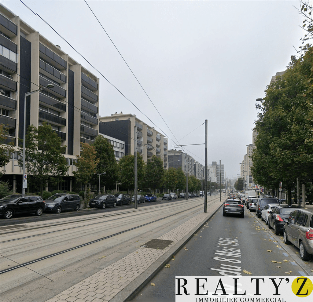 Local commercial · 345 m² · Location — photo 1
