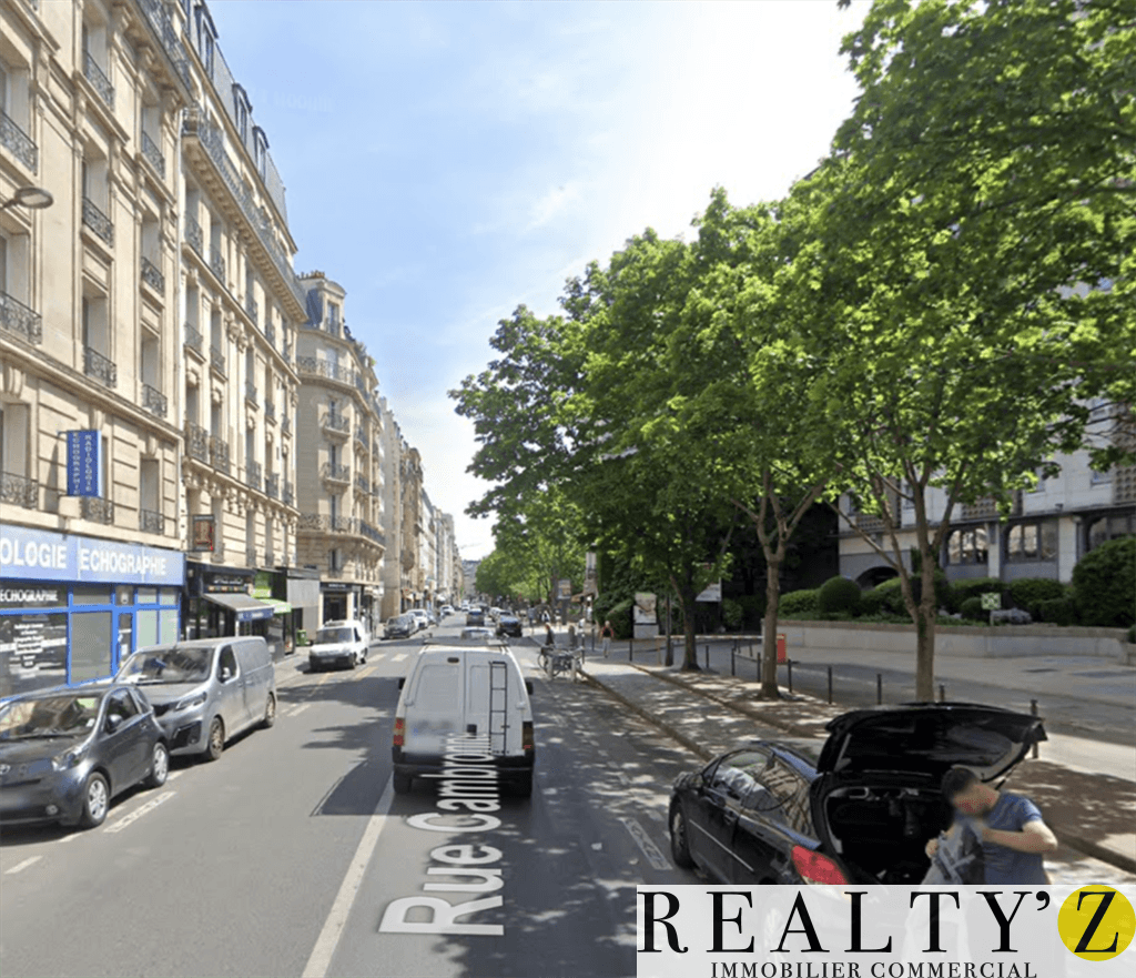 Local commercial · 38 m² · Location — photo 1
