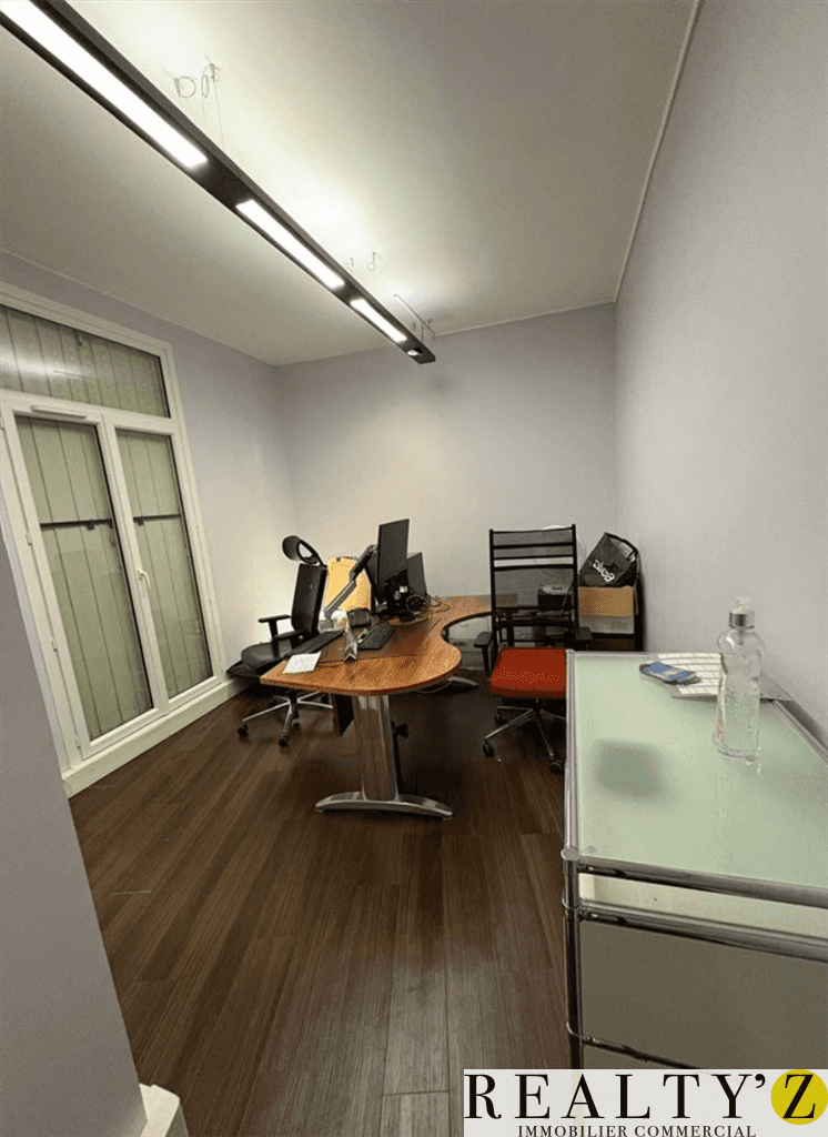 Local commercial · 60 m² · Achat des murs — photo 1