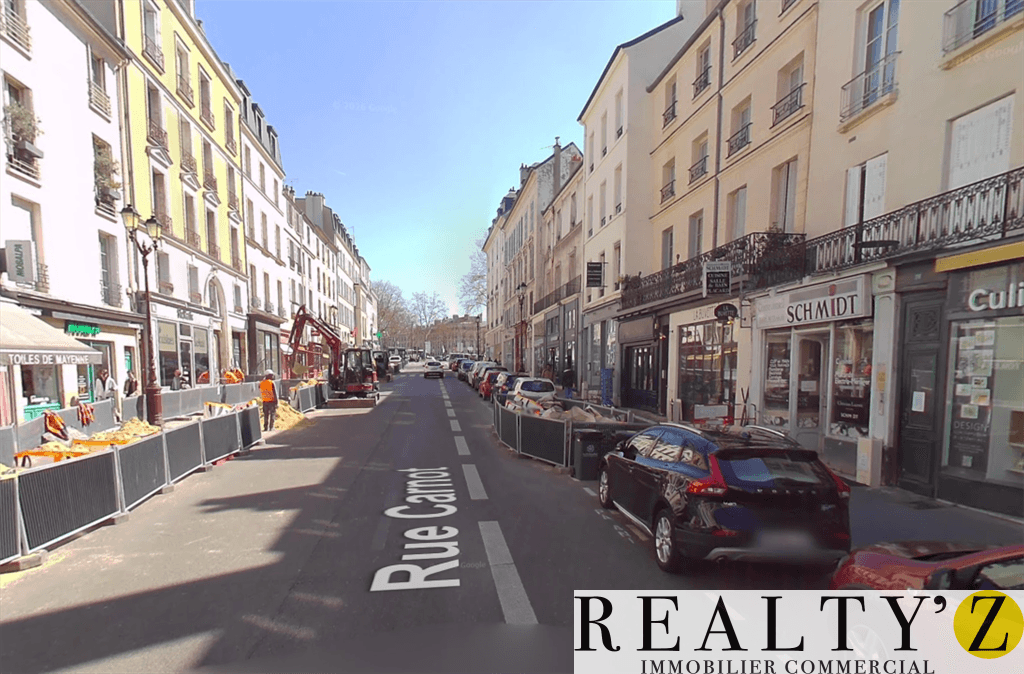 Local commercial · 51 m² · Location — photo 1
