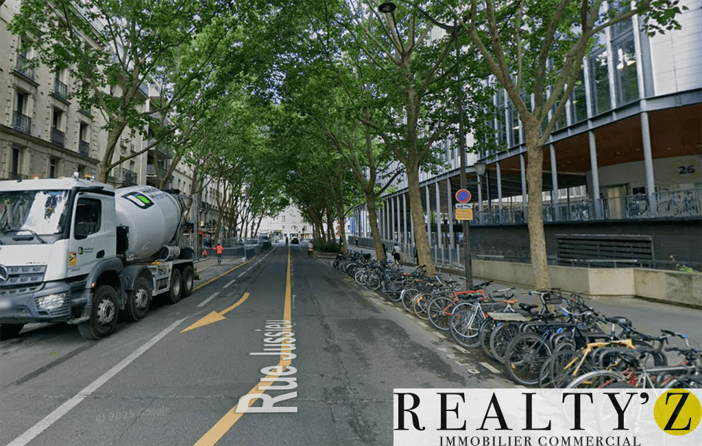 Local commercial · 104 m² · Location — photo 1