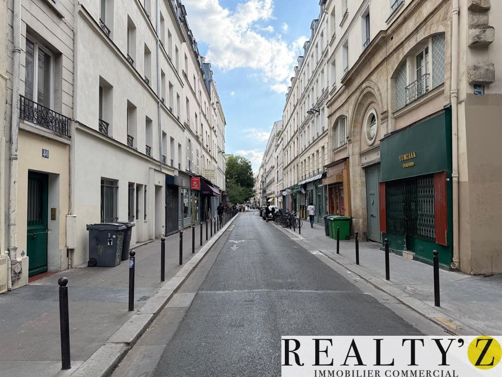 Local commercial · 2034 m² · Location — photo 1