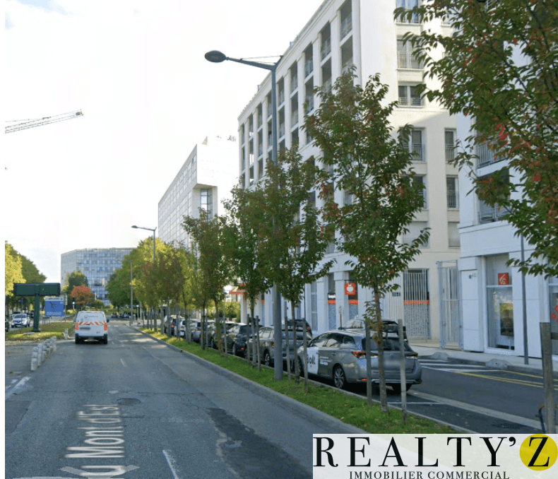 Local commercial · 159 m² · Location — photo 1