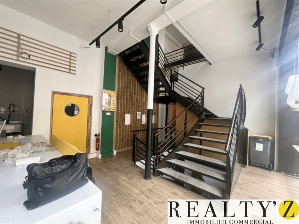 Local commercial · 185 m² · Location — photo 1