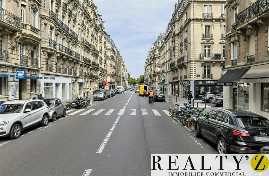 Local commercial · 69 m² · Location — photo 1