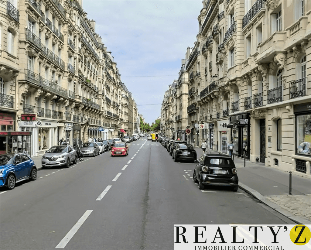 Local commercial · 69 m² · Location — photo 1
