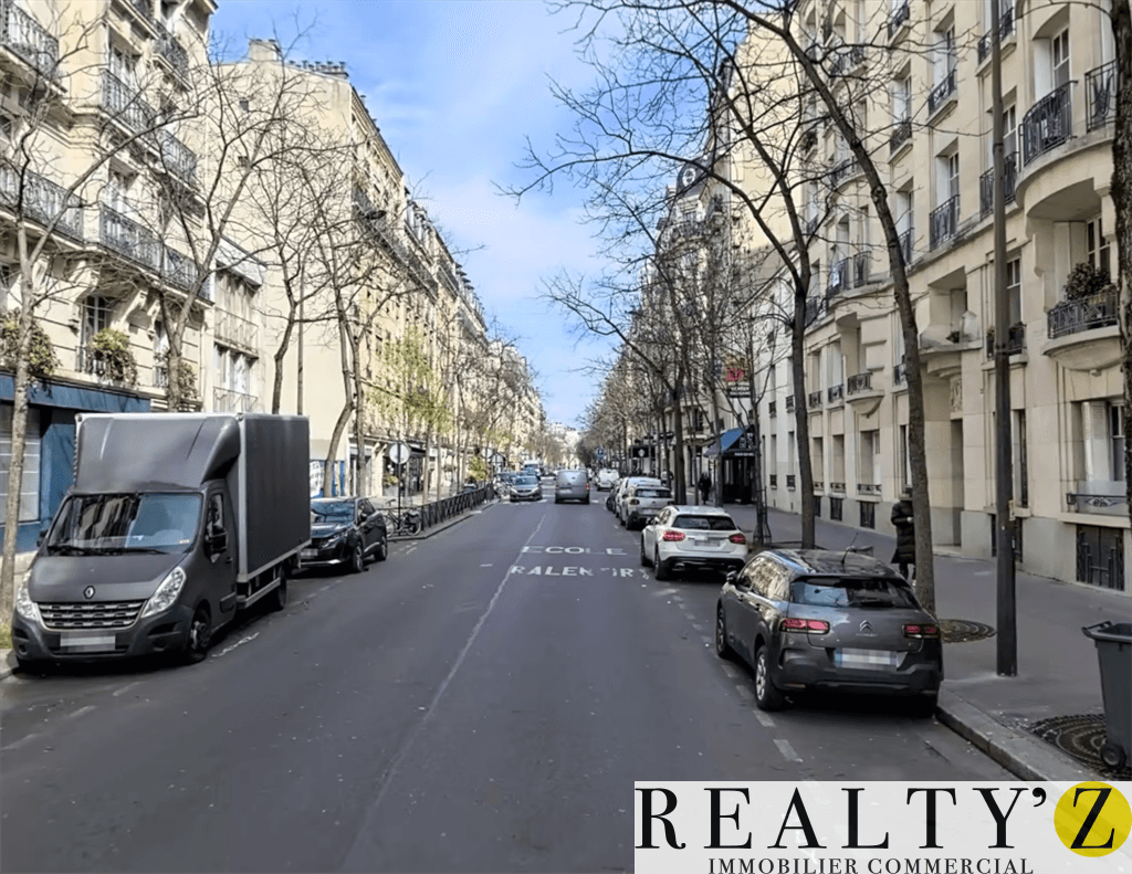 Local commercial · 73 m² · Location — photo 1