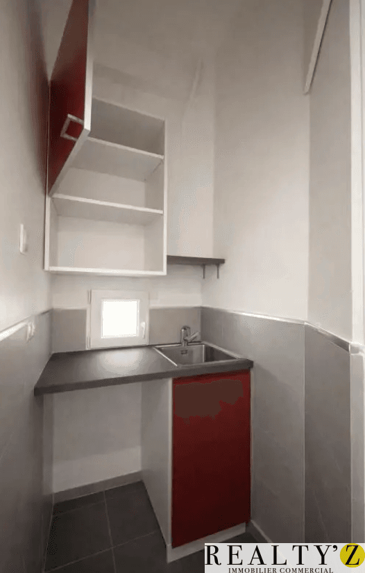Local commercial · 42 m² · Location — photo 1