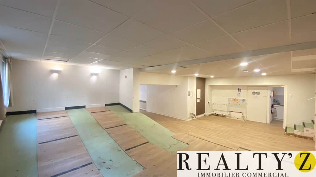 Local commercial · 184 m² · Achat des murs — photo 1