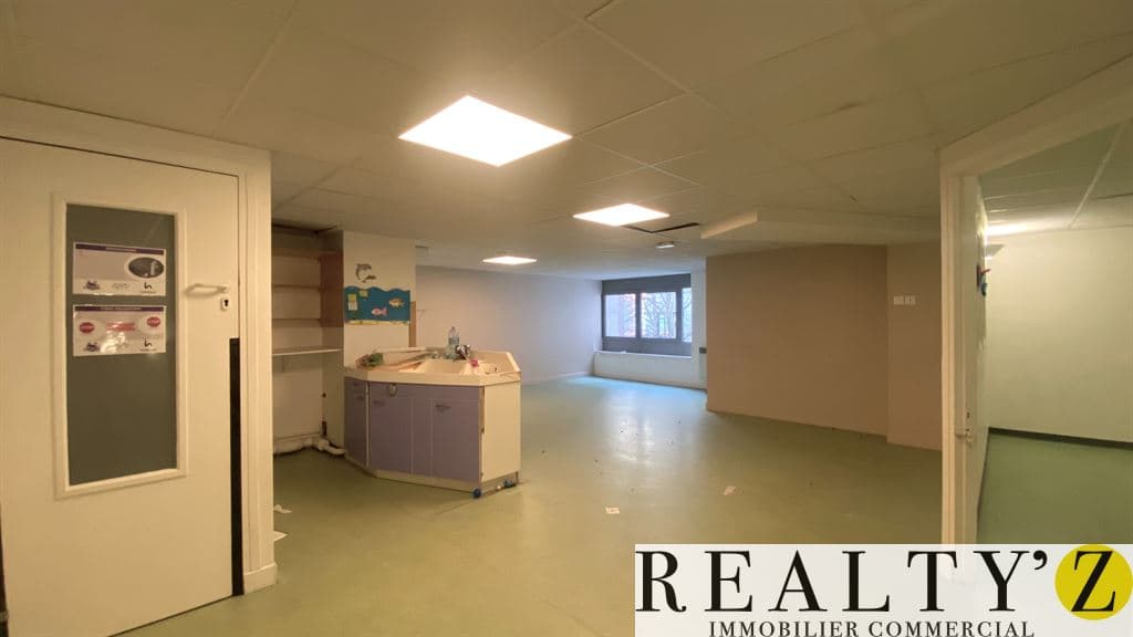 Local commercial · 184 m² · Achat des murs — photo 1