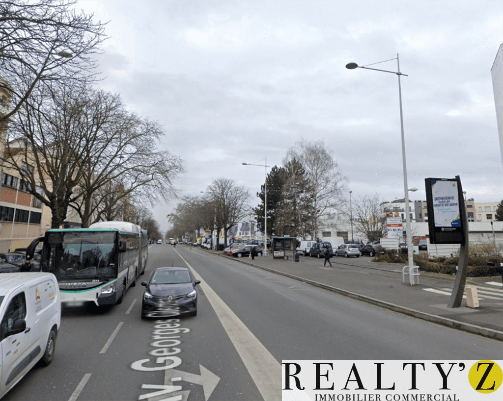 Local commercial · 405 m² · Location — photo 1