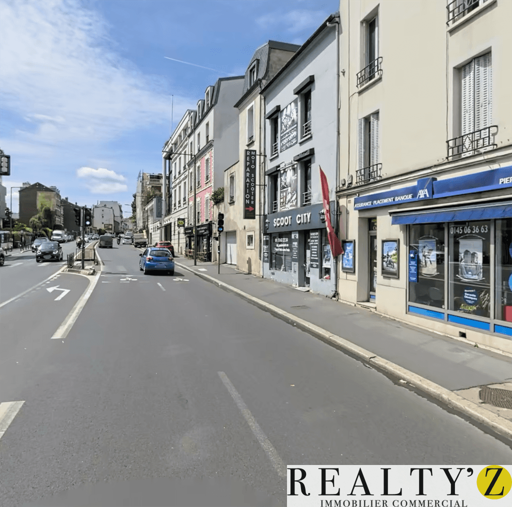 Local commercial · 133 m² · Location — photo 1