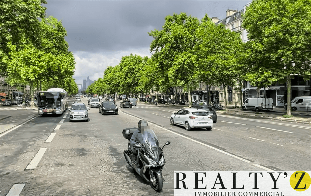 Local commercial · 128 m² · Location — photo 1