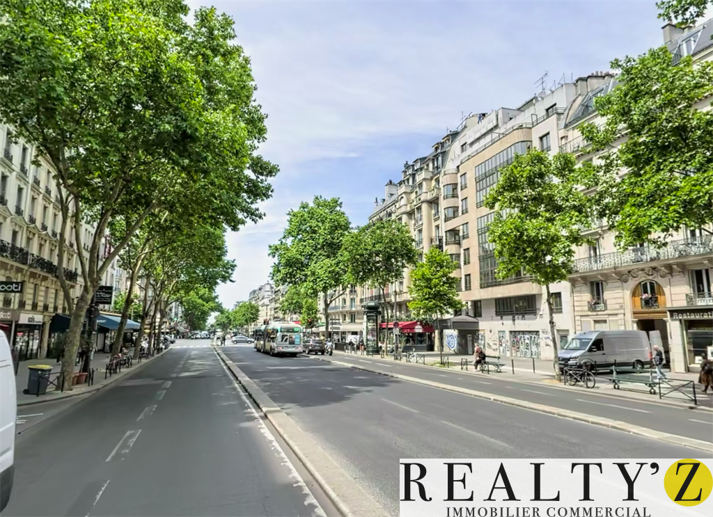 Local commercial · 65 m² · Location — photo 1