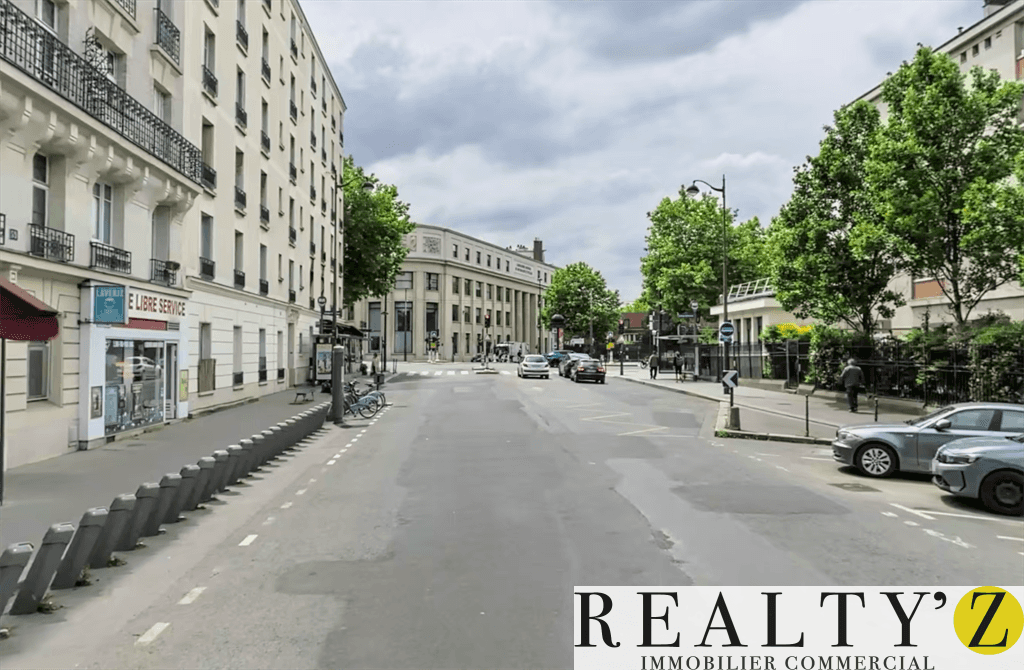 Local commercial · 45 m² · Location — photo 1