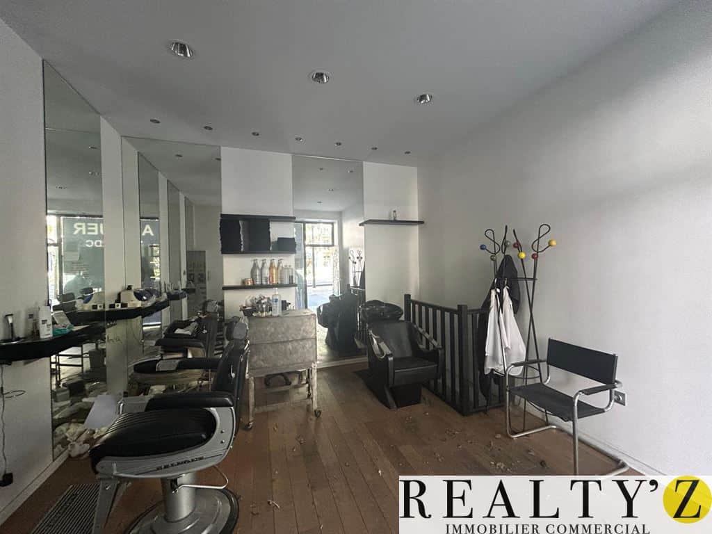 Local commercial · 28 m² · Location — photo 1