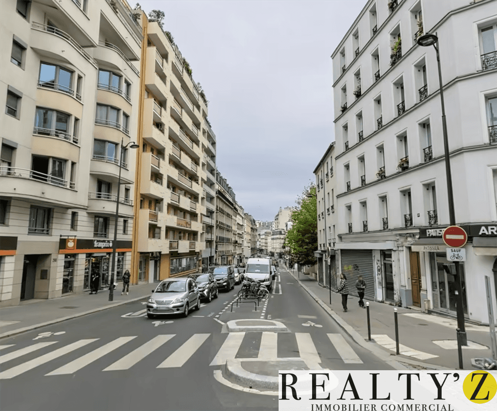 Local commercial · 135 m² · Location — photo 1
