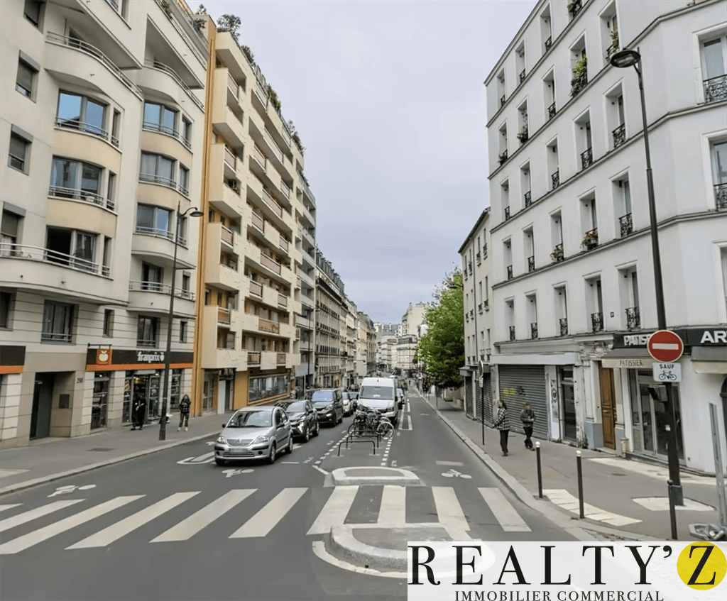 Local commercial · 135 m² · Location — photo 1