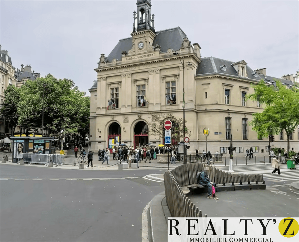 Local commercial · 93 m² · Location — photo 1